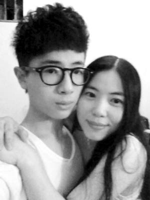 王纪庭的妈妈被网友称为“不老仙妈” 图片来自网络